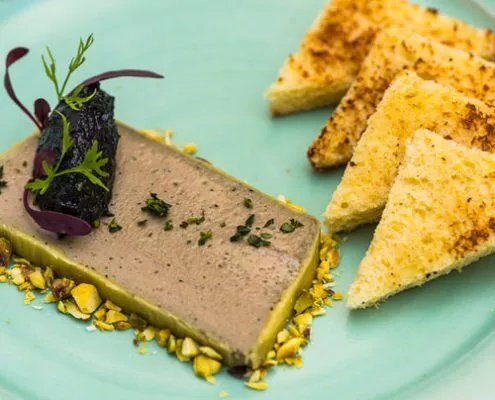 Chicken liver pâté with pistachio and toasted brioche